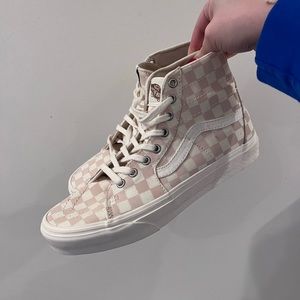 womens 9 pink and white hightop checkered vans